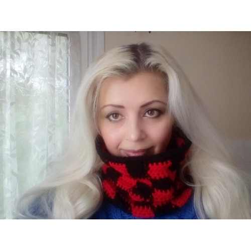 Checkered Play Cowl in Black And Red