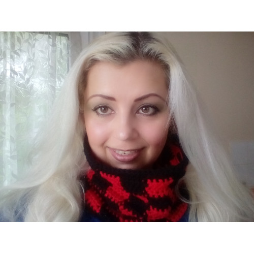 Checkered Play Cowl