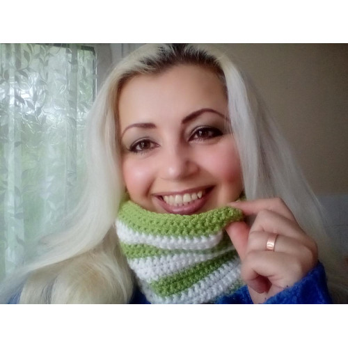 Striped Hype Cowl Green and White
