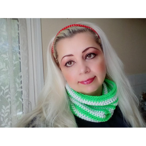 Striped Hype Cowl Neon Green and white contrast colours